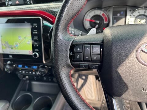 Toyota Hilux GR SPORT 4WD D-4D DCB 22