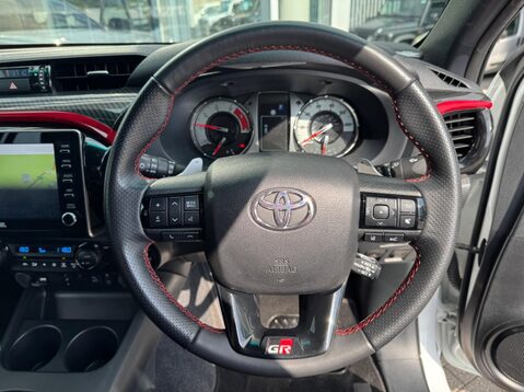 Toyota Hilux GR SPORT 4WD D-4D DCB 24