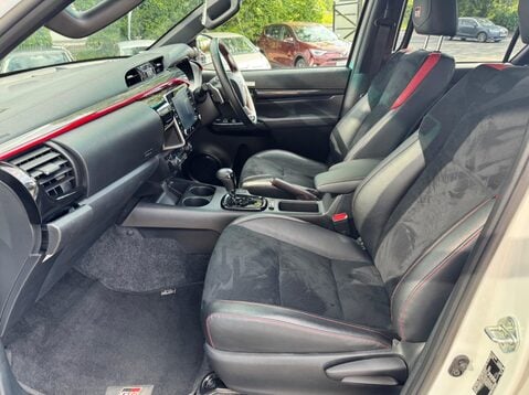 Toyota Hilux GR SPORT 4WD D-4D DCB 29