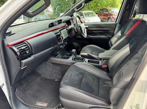 Toyota Hilux GR SPORT 4WD D-4D DCB 30