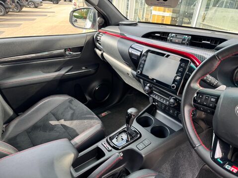 Toyota Hilux GR SPORT 4WD D-4D DCB 34