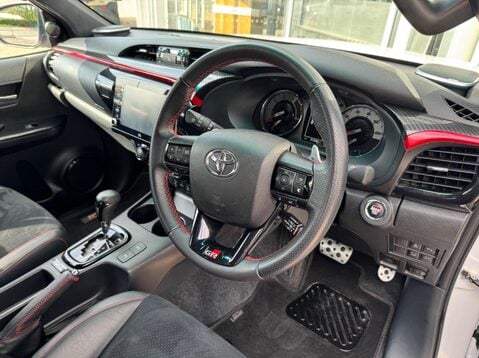 Toyota Hilux GR SPORT 4WD D-4D DCB 35