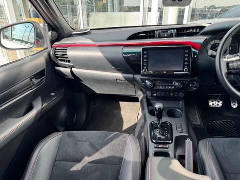 Toyota Hilux GR SPORT 4WD D-4D DCB 37