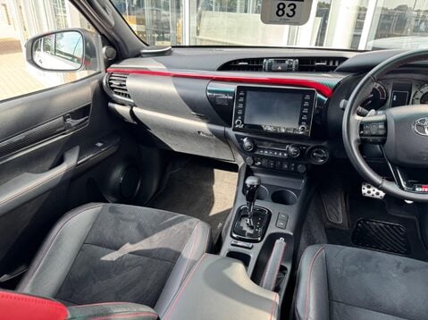Toyota Hilux GR SPORT 4WD D-4D DCB 38