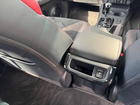 Toyota Hilux GR SPORT 4WD D-4D DCB 40
