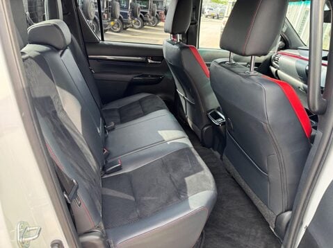 Toyota Hilux GR SPORT 4WD D-4D DCB 45
