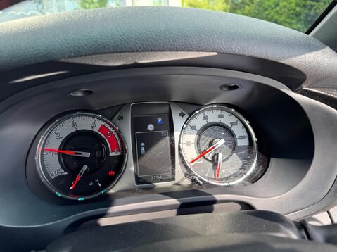 Toyota Hilux GR SPORT 4WD D-4D DCB 46