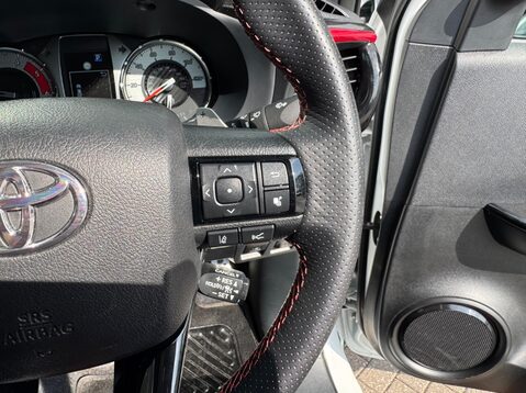 Toyota Hilux GR SPORT 4WD D-4D DCB 23