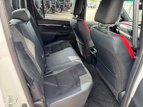 Toyota Hilux GR SPORT 4WD D-4D DCB 45