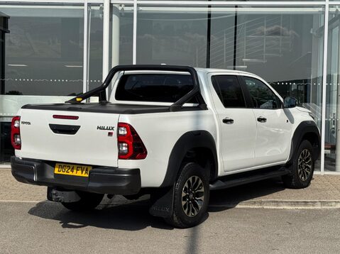Toyota Hilux GR SPORT 4WD D-4D DCB 9