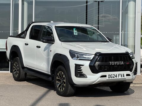 Toyota Hilux GR SPORT 4WD D-4D DCB 1