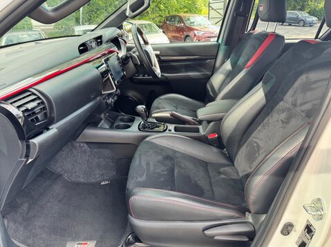 Toyota Hilux GR SPORT 4WD D-4D DCB 29