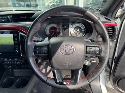 Toyota Hilux GR SPORT 4WD D-4D DCB 24