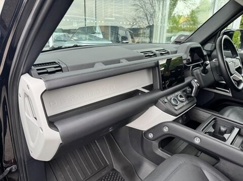 Land Rover Defender HARD TOP HSE 23