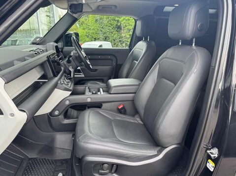 Land Rover Defender HARD TOP HSE 26