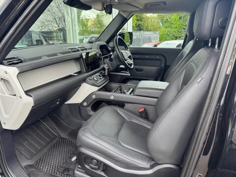 Land Rover Defender HARD TOP HSE 28