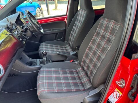 Volkswagen Up UP GTI 16