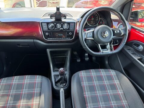 Volkswagen Up UP GTI 38