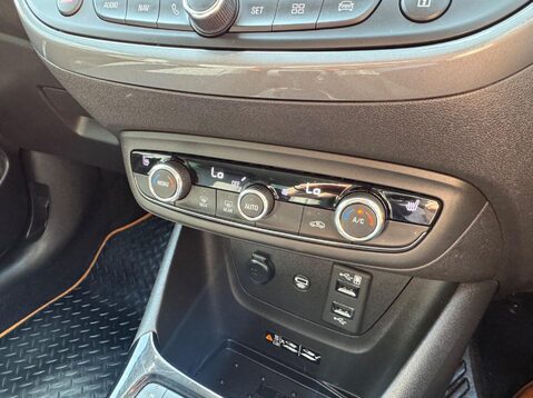 Vauxhall Crossland ELITE NAV 17