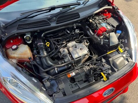 Ford Fiesta ZETEC S RED EDITION 11
