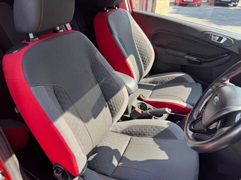Ford Fiesta ZETEC S RED EDITION 13