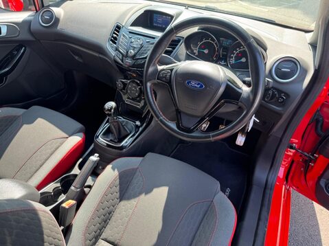 Ford Fiesta ZETEC S RED EDITION 17