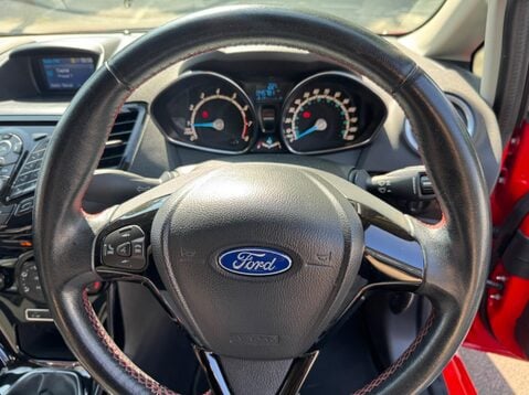 Ford Fiesta ZETEC S RED EDITION 26