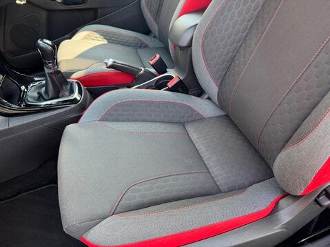 Ford Fiesta ZETEC S RED EDITION 27