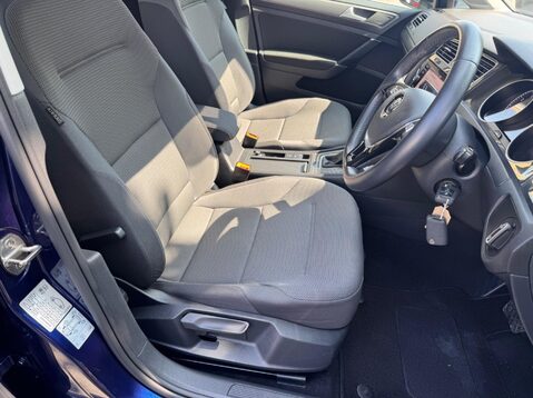 Volkswagen Golf SE NAVIGATION TSI BLUEMOTION TECHNOLOGY DSG 25