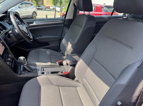 Volkswagen Golf SE NAVIGATION TSI BLUEMOTION TECHNOLOGY DSG 14