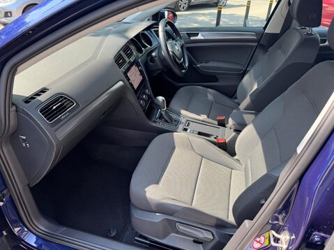 Volkswagen Golf SE NAVIGATION TSI BLUEMOTION TECHNOLOGY DSG 17