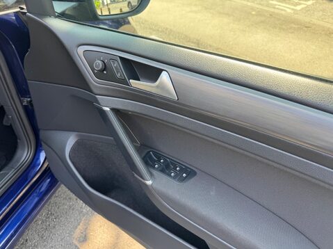 Volkswagen Golf SE NAVIGATION TSI BLUEMOTION TECHNOLOGY DSG 21