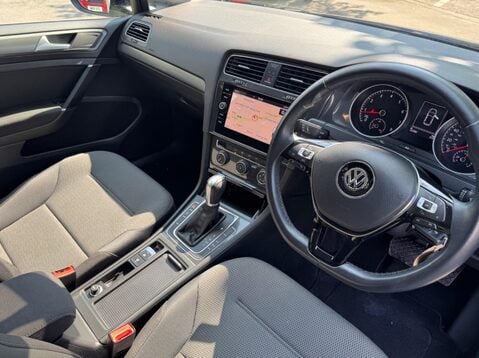 Volkswagen Golf SE NAVIGATION TSI BLUEMOTION TECHNOLOGY DSG 22