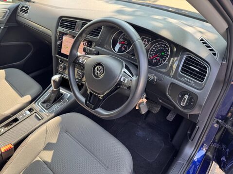 Volkswagen Golf SE NAVIGATION TSI BLUEMOTION TECHNOLOGY DSG 23