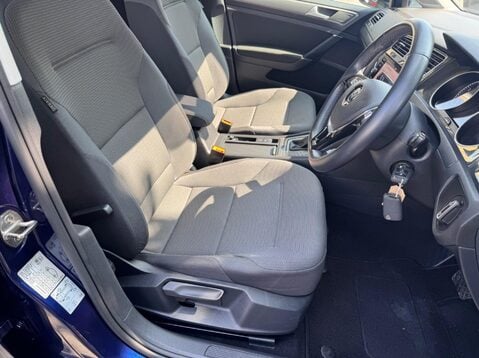 Volkswagen Golf SE NAVIGATION TSI BLUEMOTION TECHNOLOGY DSG 25