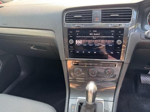 Volkswagen Golf SE NAVIGATION TSI BLUEMOTION TECHNOLOGY DSG 30