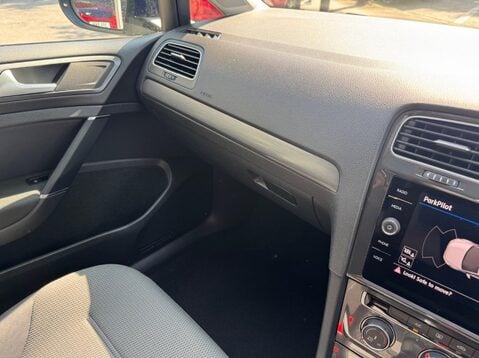 Volkswagen Golf SE NAVIGATION TSI BLUEMOTION TECHNOLOGY DSG 37