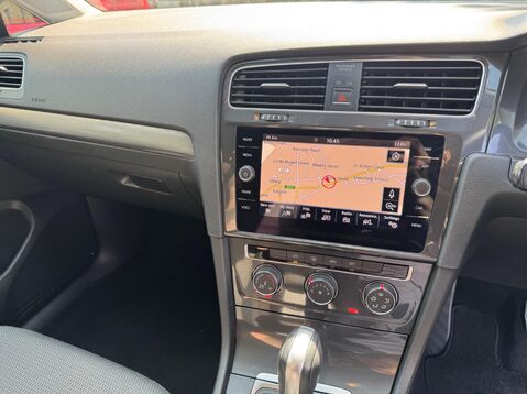 Volkswagen Golf SE NAVIGATION TSI BLUEMOTION TECHNOLOGY DSG 29