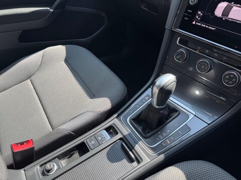 Volkswagen Golf SE NAVIGATION TSI BLUEMOTION TECHNOLOGY DSG 38