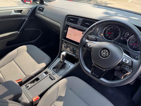 Volkswagen Golf SE NAVIGATION TSI BLUEMOTION TECHNOLOGY DSG 22
