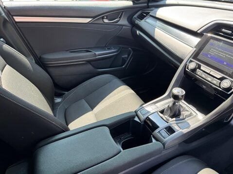 Honda Civic VTEC SPORT 33