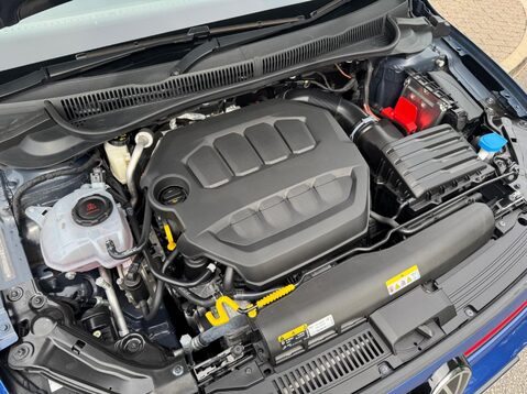 Volkswagen Polo GTI TSI DSG 12