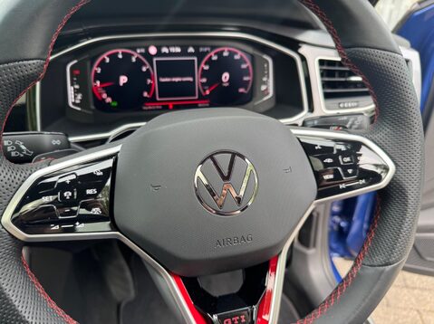 Volkswagen Polo GTI TSI DSG 33