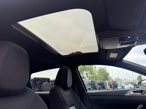 Volkswagen Polo GTI TSI DSG 36