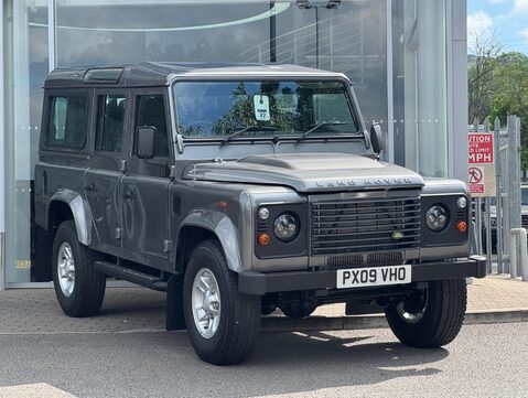Land Rover Defender 110 COUNTY STATION WAGON