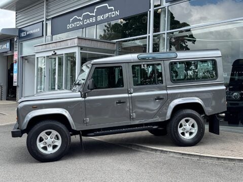 Land Rover Defender 110 COUNTY STATION WAGON 5