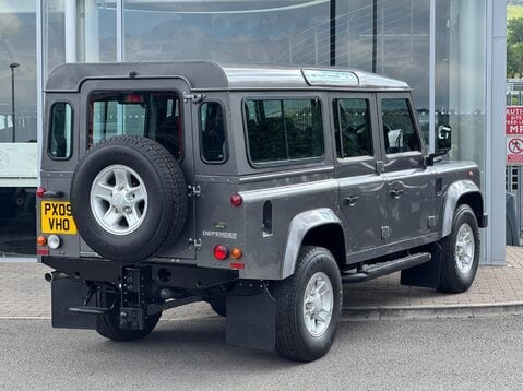 Land Rover Defender 110 COUNTY STATION WAGON 9