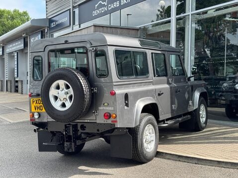 Land Rover Defender 110 COUNTY STATION WAGON 13