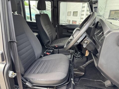 Land Rover Defender 110 COUNTY STATION WAGON 27