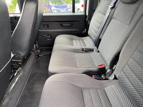 Land Rover Defender 110 COUNTY STATION WAGON 39